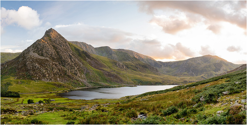 The last rays catch the summit of Tryfan, Llyn Ogwen, Snowdonia National Park, Wales