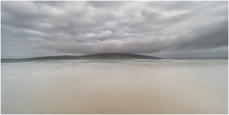Washed sands clear out to Taransay, Luskentyre beach, Isle of Harris, Scotland